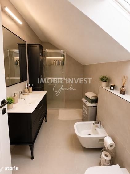 Casă cu 4 camere cu Teren 371 Mp în Cetate