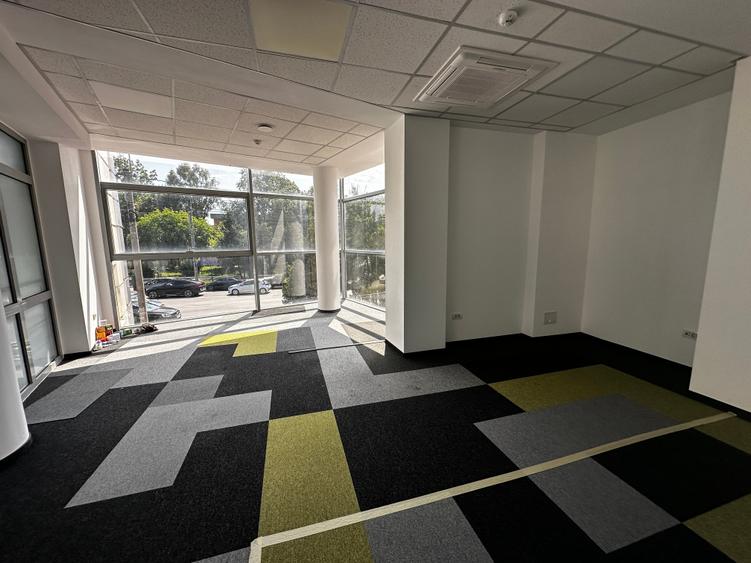 Spațiu comercial, de 220 mp, în Podu Roș