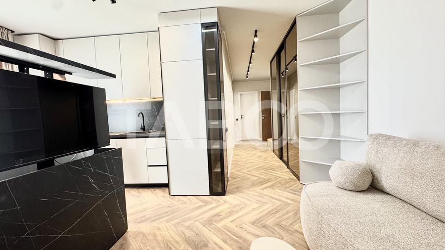 Apartament cu 3 camere semidecomandat, mobilat în Florești