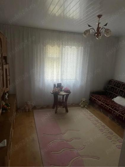 Casă cu 3 camere cu Teren 2000 Mp în Glodeanu Sărat