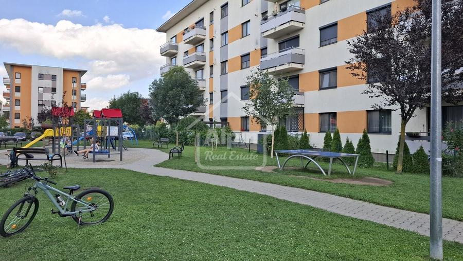 Apartament cu 2 camere decomandat în Tractorul