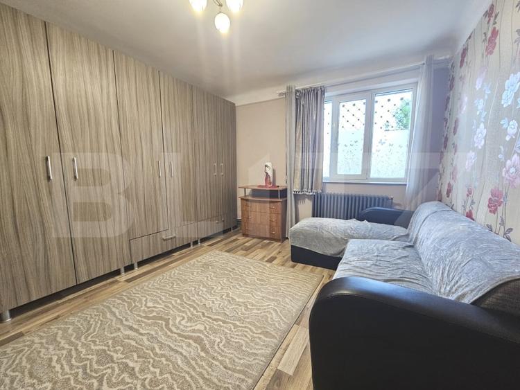 Apartament cu 2 camere semidecomandat, mobilat în Podu Roș