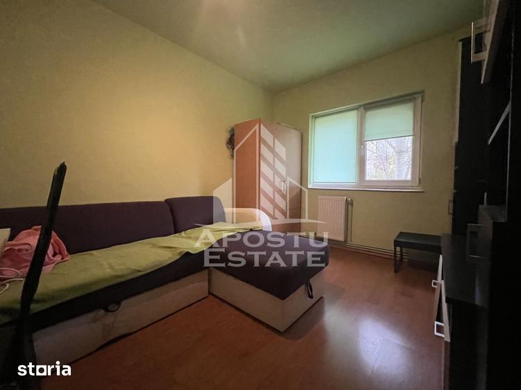 Apartament cu 3 camere decomandat în Soarelui — fotografia 3
