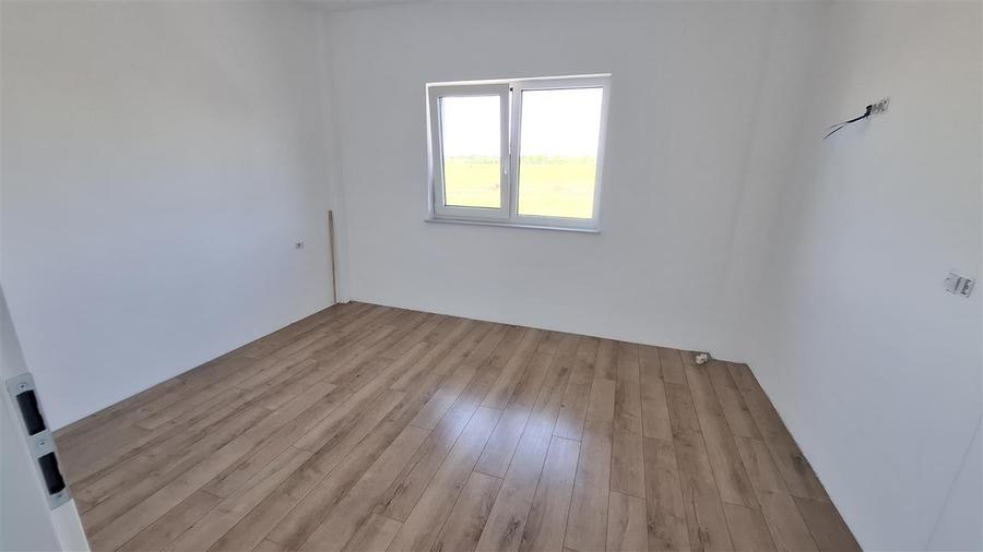 Duplex cu 4 camere cu Canalizare în Valea Lupului