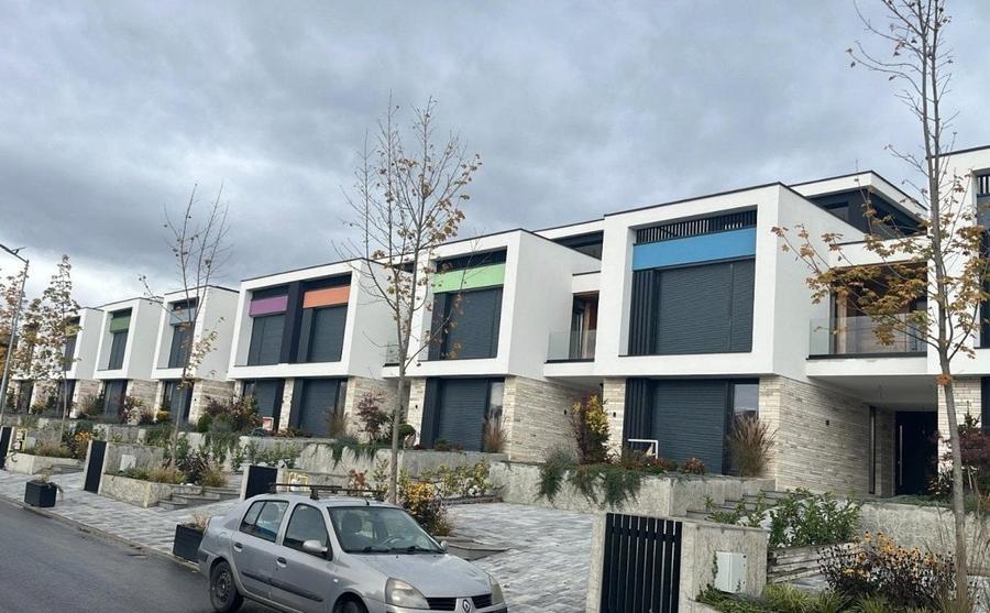 Casă individuală cu 4 camere cu Teren 390 Mp în Iris