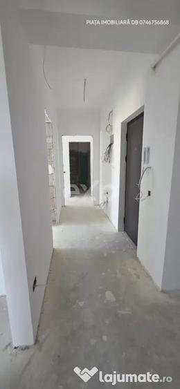 Apartament cu 3 camere decomandat în Nord