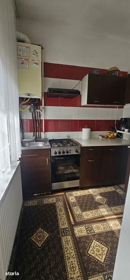 Apartament cu 4 camere decomandat în Bartolomeu