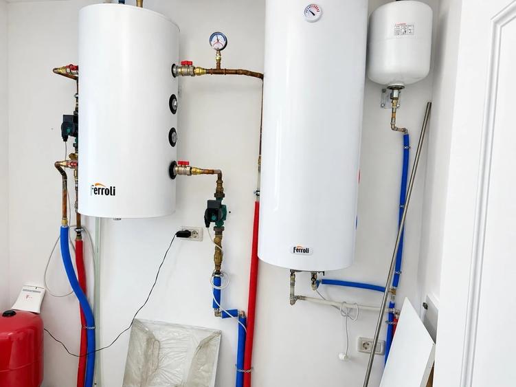 Casă individuală cu 4 camere cu Teren 475 Mp în Central