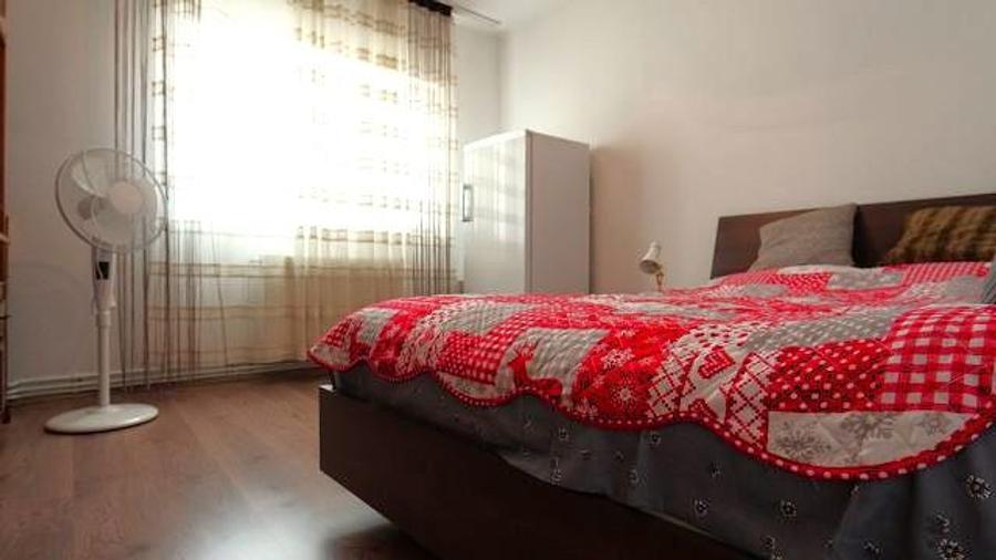 Apartament cu 3 camere decomandat în Micro 11