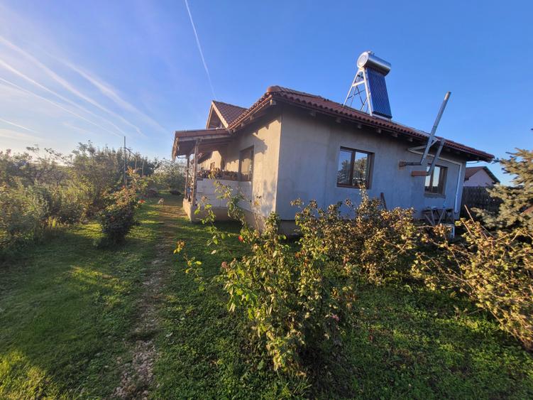 Casă cu 3 camere cu Teren 400 Mp în Vest