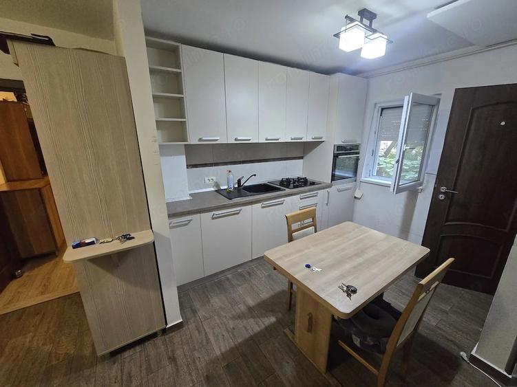 Apartament cu 2 camere semidecomandat în Girocului