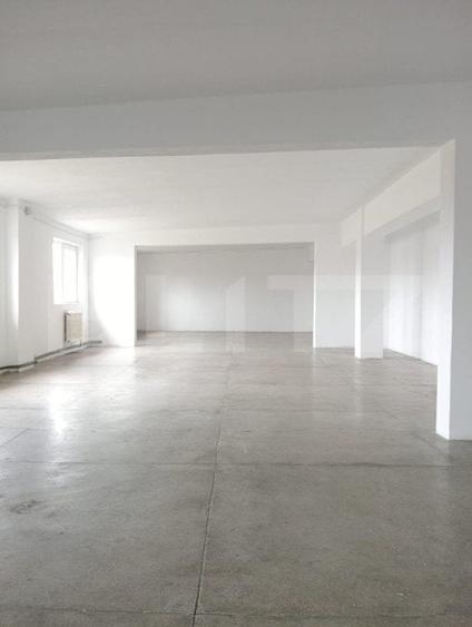 Spațiu comercial, de 1,000 mp, în Exterior Nord