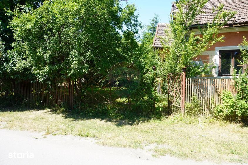 Casă cu 2 camere cu Teren 1958 Mp în Tisa