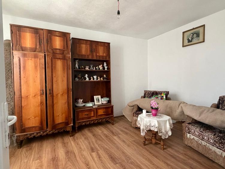 Casă individuală cu 5 camere cu Teren 1200 Mp în Ghidici