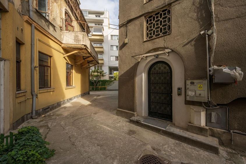 Apartament cu 2 camere semidecomandat, mobilat în Parcul Carol