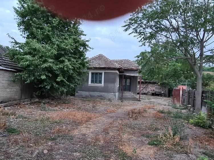 Casă cu 2 camere în Braniștea