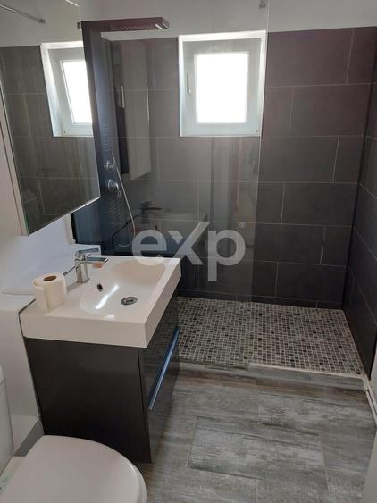 Apartament cu 2 camere decomandat, mobilat în Central