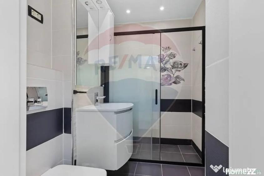 Apartament cu 3 camere decomandat în Băncilor