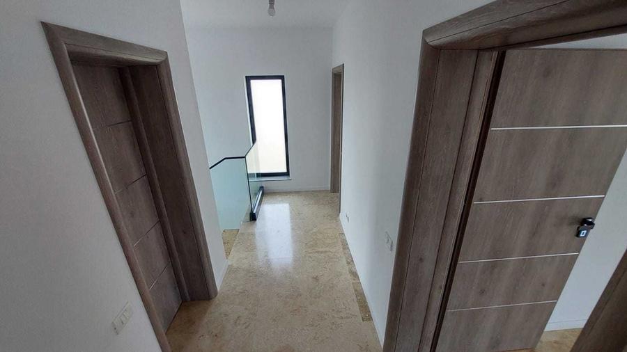 Casă cu 3 camere în Central