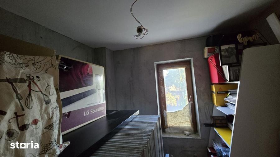 Casă cu 4 camere cu Teren 187 Mp în 1 Decembrie