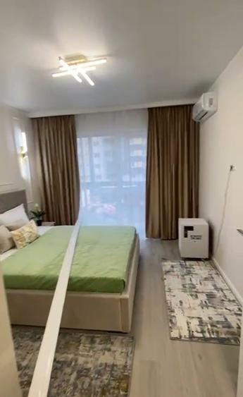 Apartament cu 3 camere semidecomandat în Sud