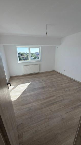 Apartament cu 3 camere decomandat în 1 Decembrie