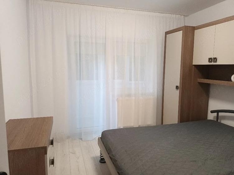 Apartament cu 3 camere decomandat în Micro 17
