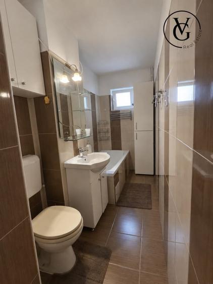 Apartament cu 3 camere decomandat în Casa de Cultură