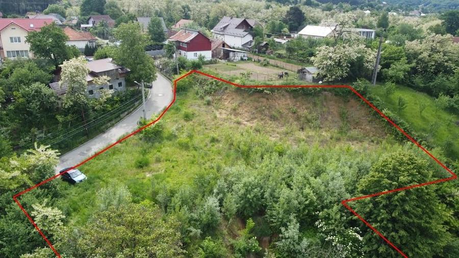 Teren de 3049 mp, în Central