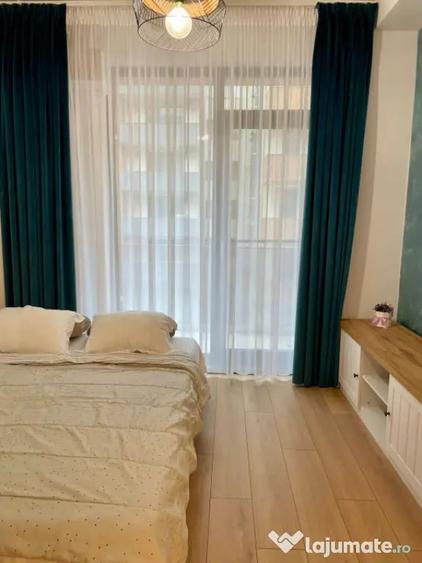 Apartament cu 3 camere semidecomandat în Nord
