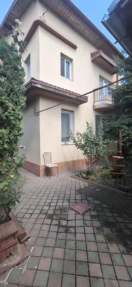 Casă cu 6 camere cu Teren 159 Mp în Andronache