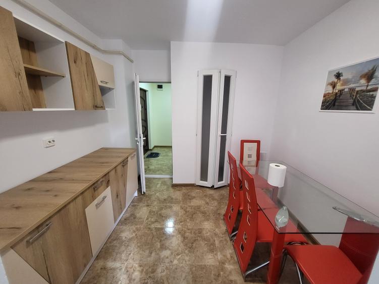 Apartament cu 2 camere decomandat în