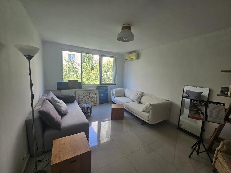 Apartament cu 4 camere decomandat în Berceni