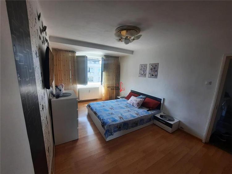 Apartament cu 2 camere decomandat în Basarabia