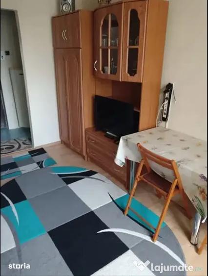 Garsonieră decomandată în Central