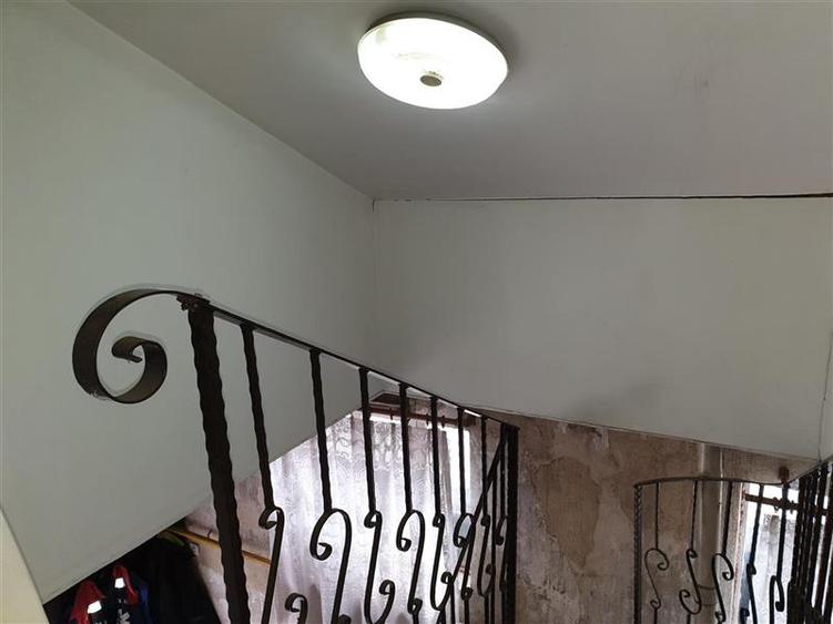 Casă individuală cu 4 camere cu Canalizare în Vest