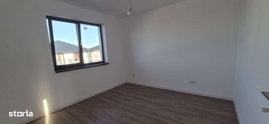 Casă cu 4 camere în Clinceni