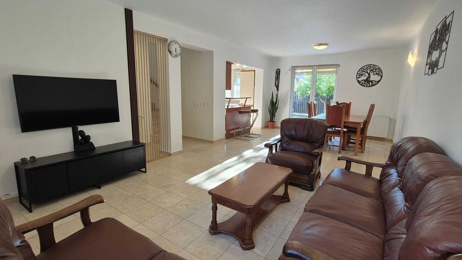 Casă cu 4 camere cu Teren 352 Mp în Central