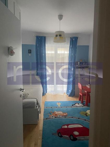 Apartament cu 3 camere decomandat, mobilat în Străulești