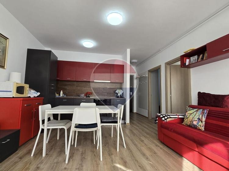 Apartament cu 3 camere semidecomandat, mobilat în Snagov