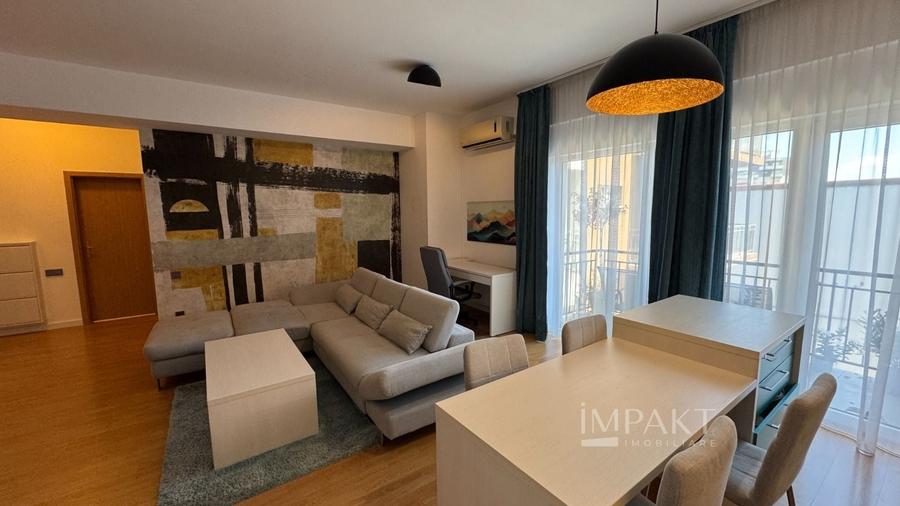 Apartament cu 2 camere semidecomandat, mobilat în Central