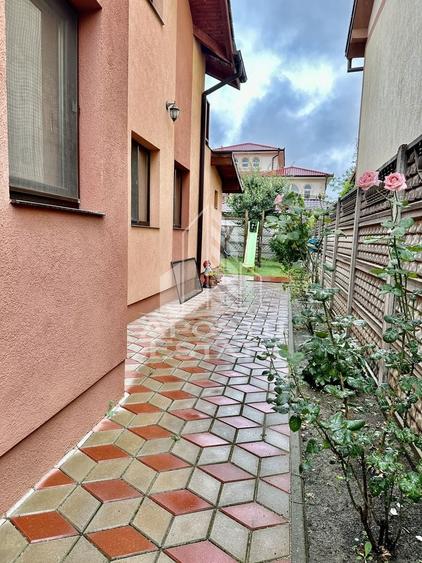 Duplex cu 4 camere cu Canalizare în Giroc