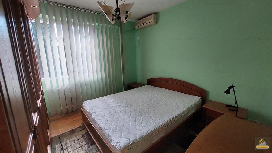 Apartament cu 3 camere decomandat în Drumul Taberei