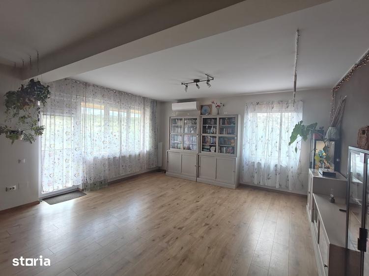 Apartament cu 3 camere în Mărăști