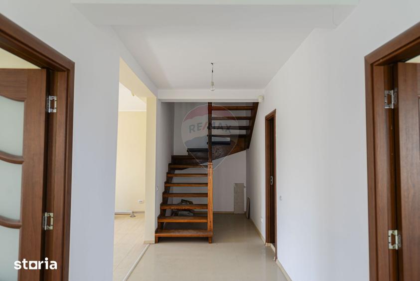 De vanzare casa+garaj/hala, teren 580mp, ideala pentru business - 3
