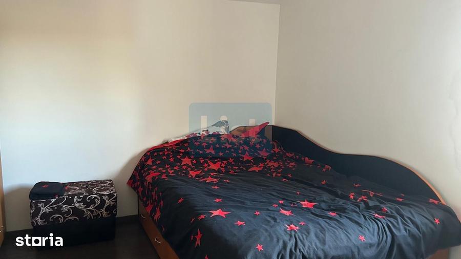 Casă cu 8 camere cu Teren 5000 Mp în Bengești