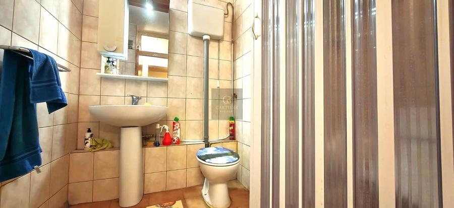 Apartament cu 4 camere semidecomandat în Gorjului