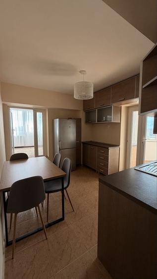 Apartament cu 3 camere decomandat în Rogerius