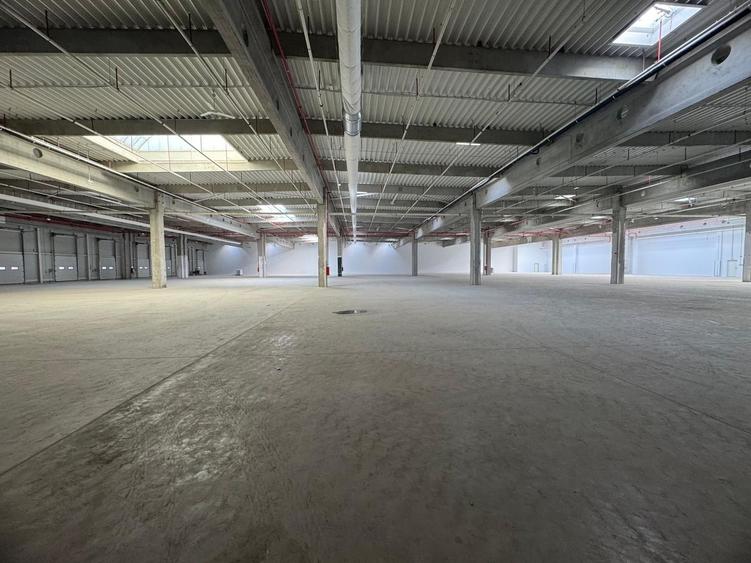 Spațiu industrial, de 1,950 mp, în Vest