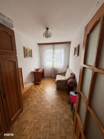 Apartament cu 3 camere decomandat, mobilat în Central